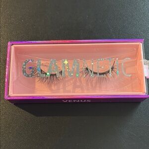 Dramatic Black Voluminous Lashes